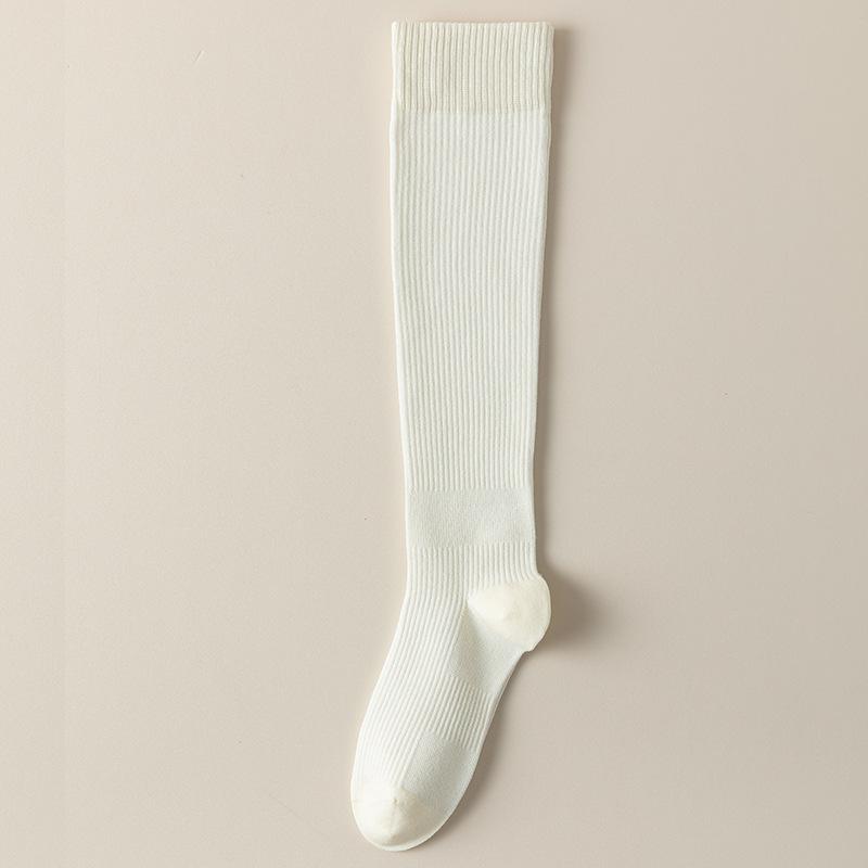 

Универсальная машина Компрессионные гольфы Женские Без косточек Шов Головка Стягивающая полоса Вертикальный узор Тонкие Формирующие и Коленные чулки Красивые ножные чулки One size fits all белый