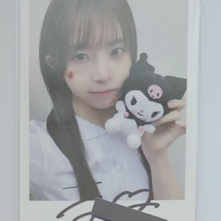 

tripleS Kotone Broadcast Автограф Фотокарточка Фотокарточка Сапхол Автограф Полароид Невыпущенная Фотокарточка Тройки