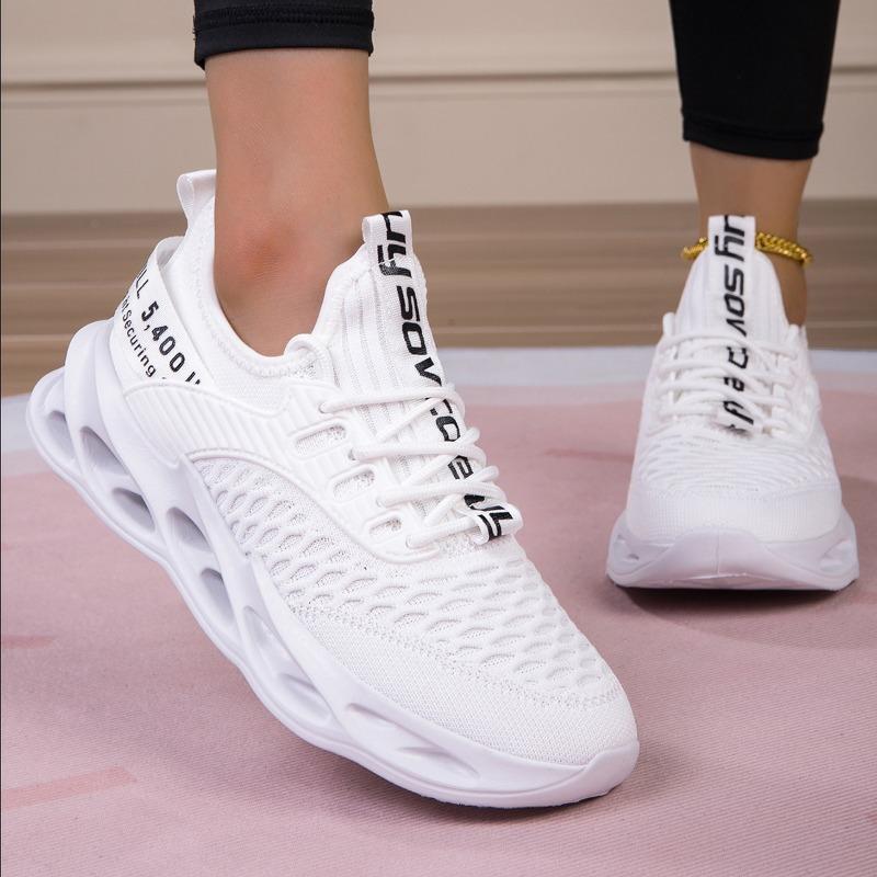 Four Seasons Women's Men's Large Size Lightweight Sports Shoes Flyweave Fitness Jogging Shoes