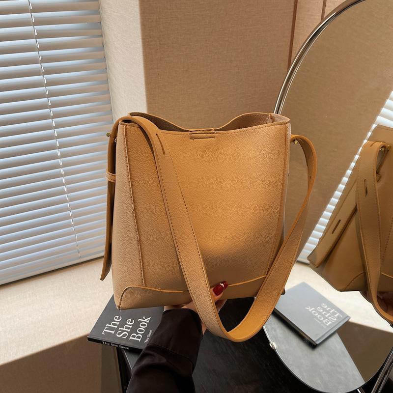 Today's popular bags bucket bags women's new fashion shoulder bags retro versatile casual messenger bags