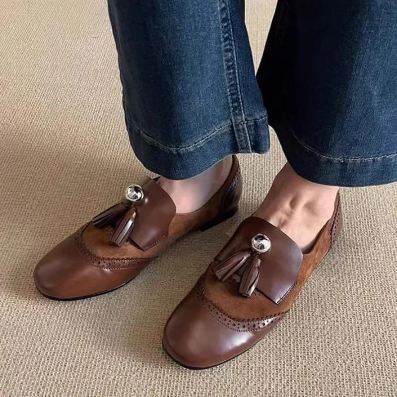 

Лето 2025 Новые лоферы в британском стиле с кисточками, блочным каблуком, резным цветочным узором, на плоской подошве, женская универсальная обувь из кожи в тон 40 каштановый