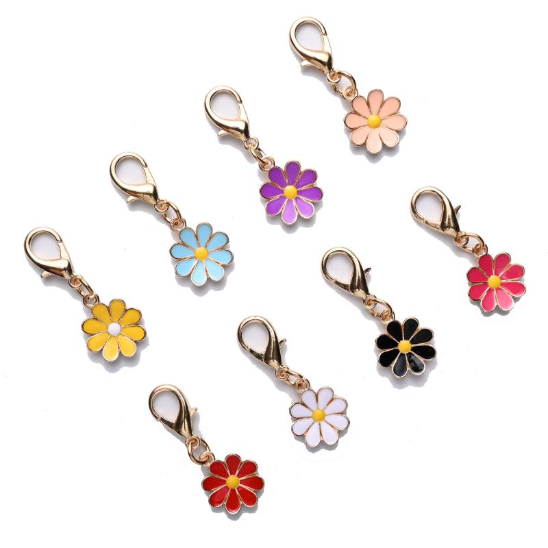 4Pcs Cute Daisy Flower Keychain Alloy Colorful Flower Pendant Bag Pendant Hanging Ornaments Keychain