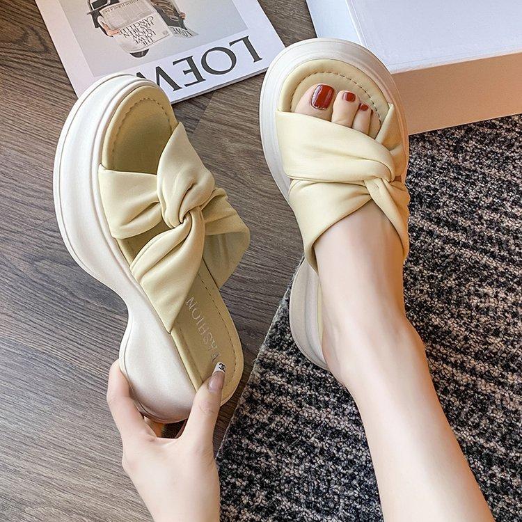 

Модные универсальные тапочки для женщин, летняя верхняя одежда 2024 года, новые корейские кроссовки с толстой подошвой, пляжные сандалии One Line Drag 40 жёлтый