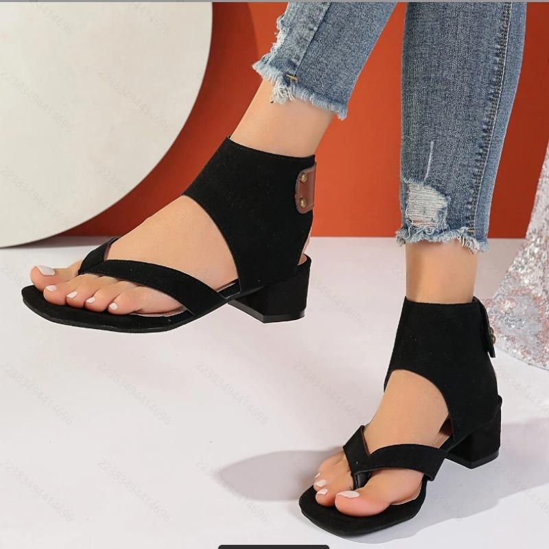Fashion New Summer Casual Sandals Fashion Rivets Solid Flip-flops Simple Comfortable Beach Shoes Women's Large Size 36-43