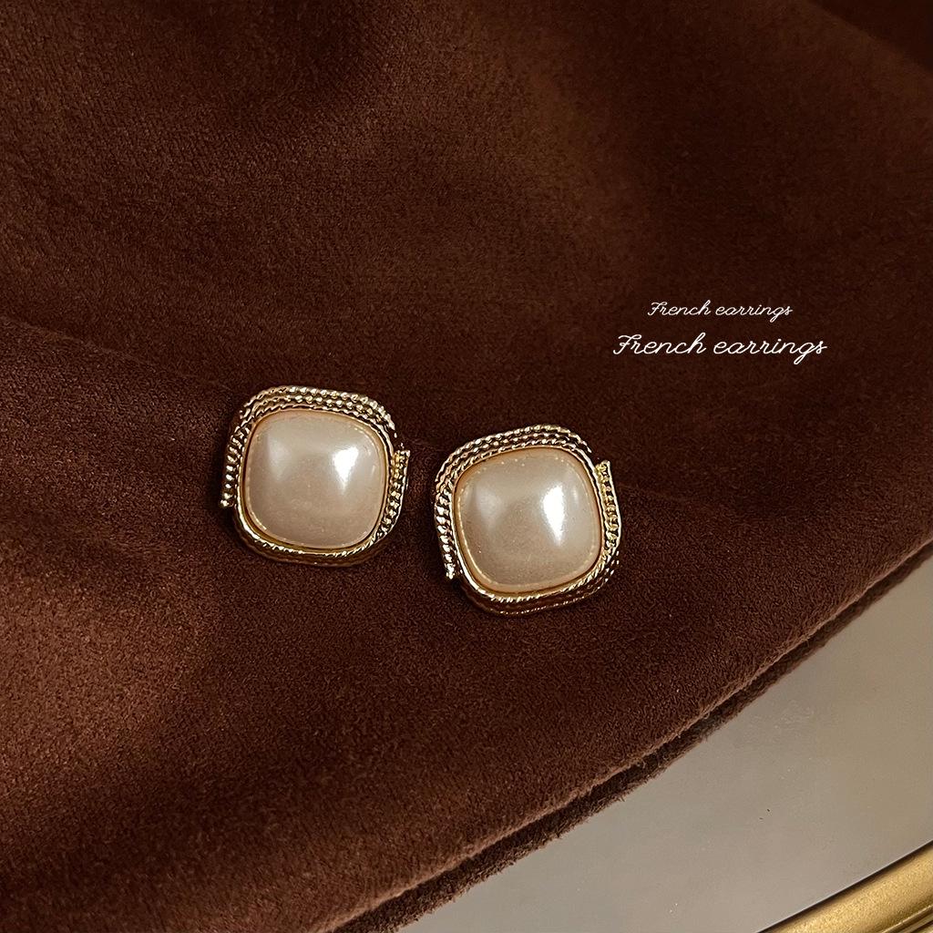 Chinese-Inspired Elegant 925 Silver Stud Earrings with Exaggerated Design