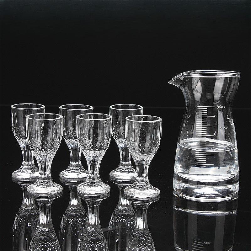 Wine Dispenser and Shot Glass Baijiu Kettle High End Whiskey Dispenser Decanter Transparent Small Wine Glass Classic Spirits Cup