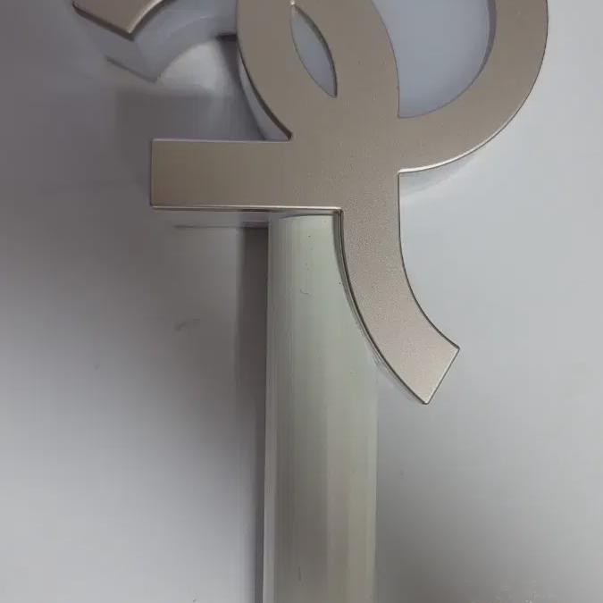 

Лайтстик Fromis9