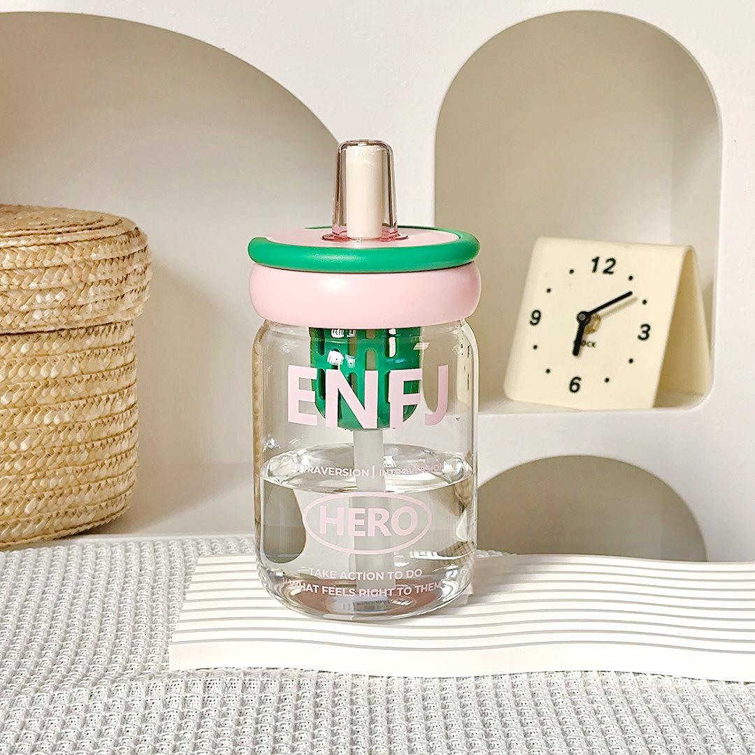ins windshield water cup for girls in summer, high value, high temperature and explosion-proof, simple lifting cup 660ml