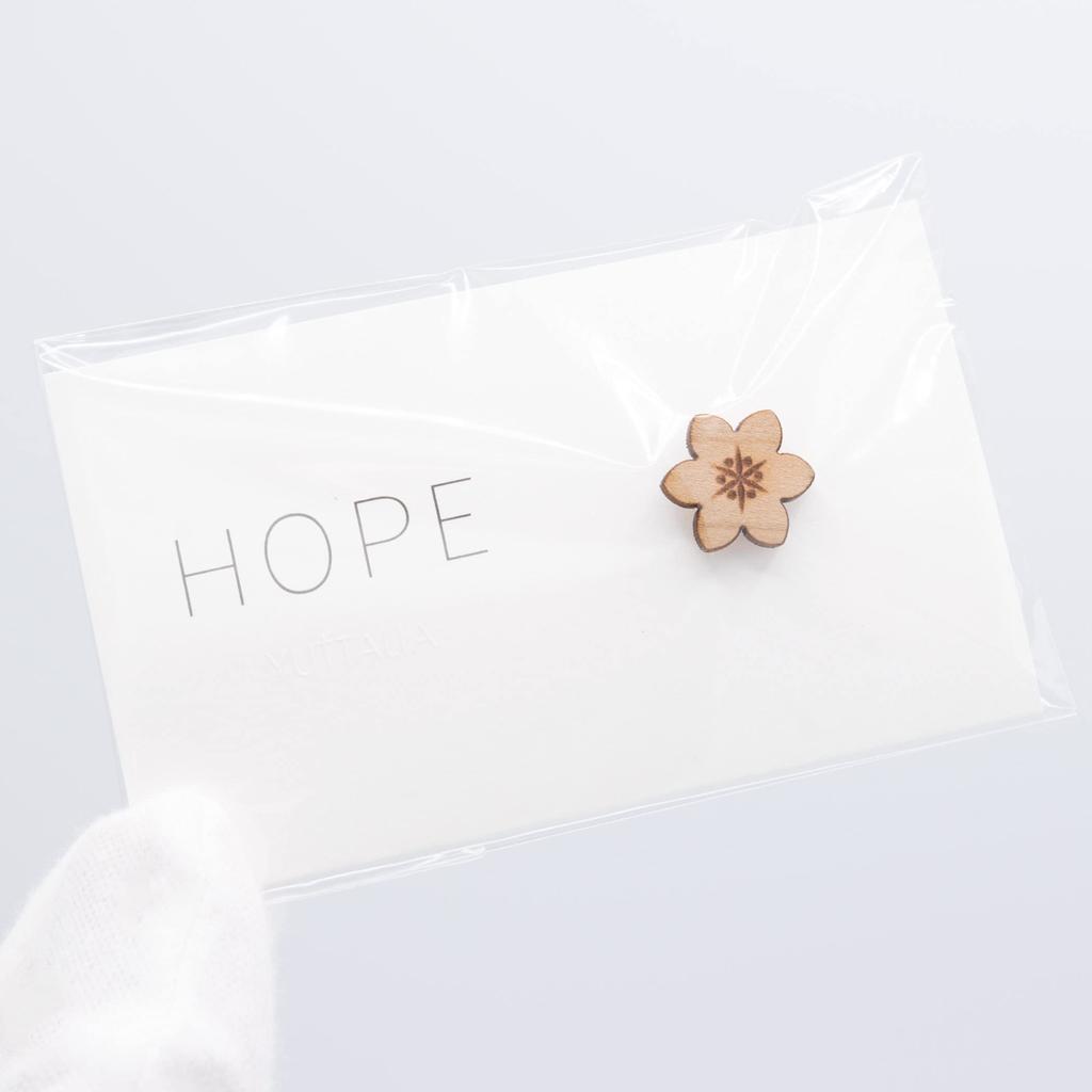 YUTTALIA Wooden Flower Pin Badge, Cherry Blossom Brooch, Natural Wood Accessory