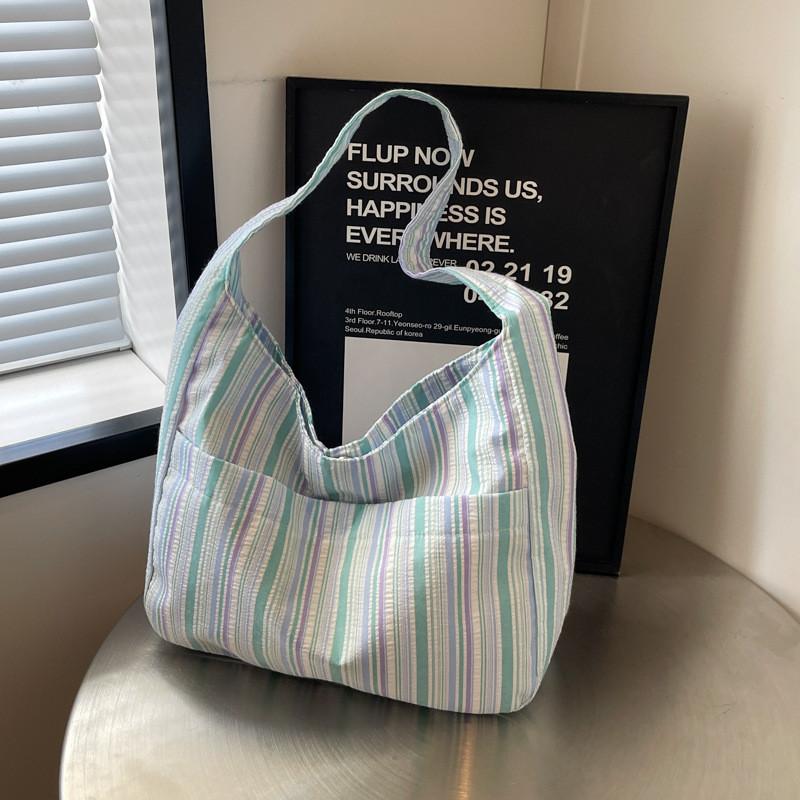 Trendy And Chic Shoulder Tote Bag For Women Crafted From Durable Canvas Material