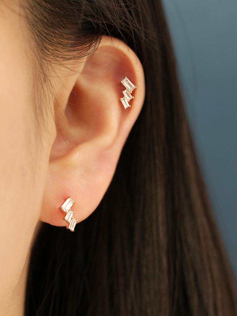 Minimalpiercing 14K Daily Tapered Cubic Piercing Earrings