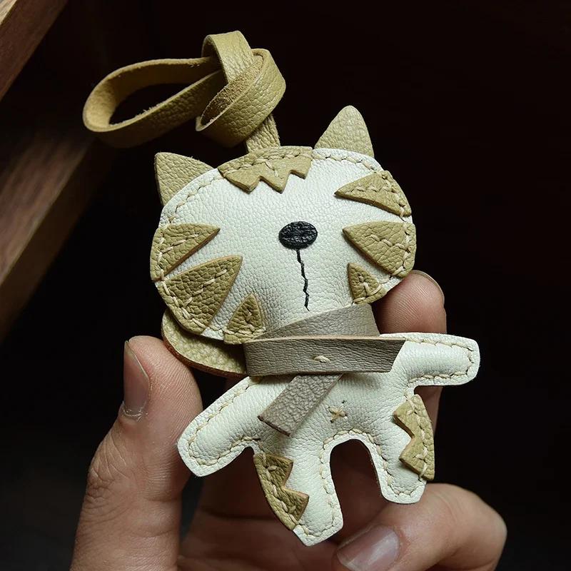 Elegant Ragdoll Cat Keychain Genuine Leather Car Key Holder - Stylish Purse Charm for Women