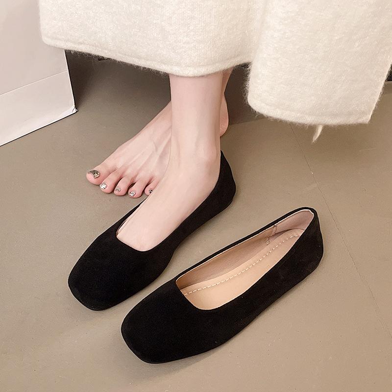 French Mary Jane shoes 2025 new women's flat beanie shoes night breeze gentle large size shallow mouth square head single shoes
