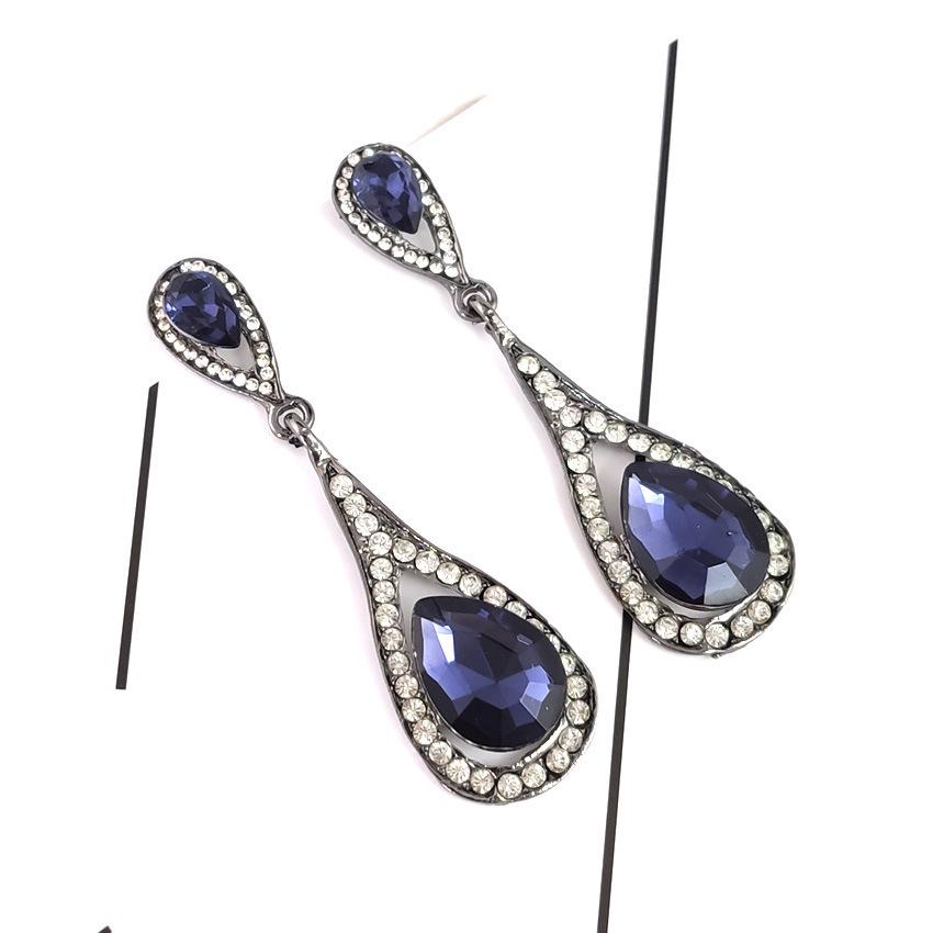 Exquisitos Pendientes Largos de Pedrería Azul – Versátil y Moderno Diseño de Gota de Agua para el Lujo Cotidiano