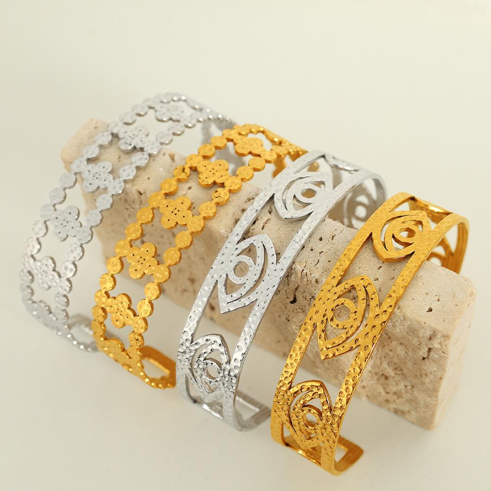 Vintage Titanium Steel Bracelet Hollow Gold Decoration
