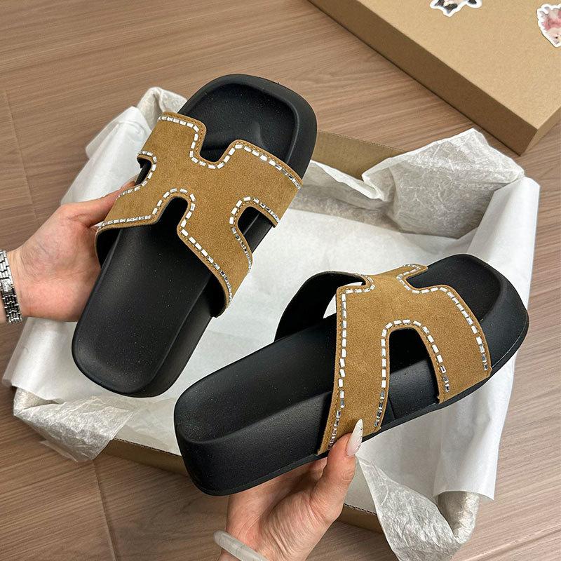 Korean Version of Seaside Beach Sandals Fashion One-word Women's Outer Wear 2025 New Summer Casual High-end Slippers