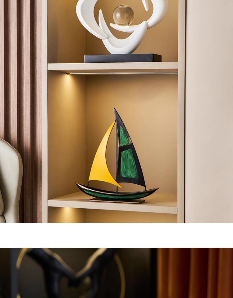 Retro Sailboat Model Ornament: Luxurious Decor for Living Room, Office, or Cabinet