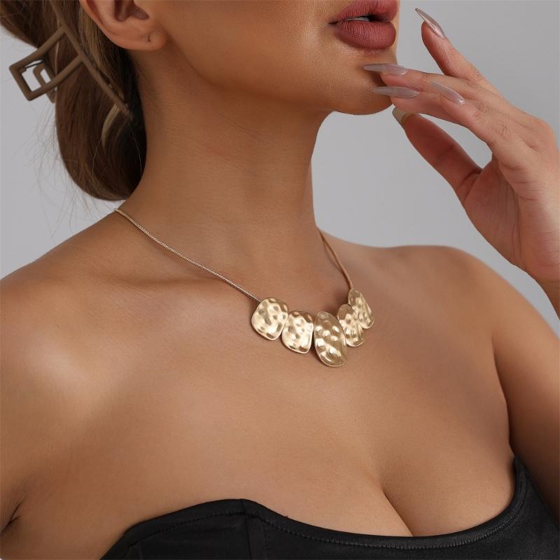 Unconventional Textured Alloy Pendant Necklace Unique Shape Everyday Wear Jewelry For Styles Enthusiasts