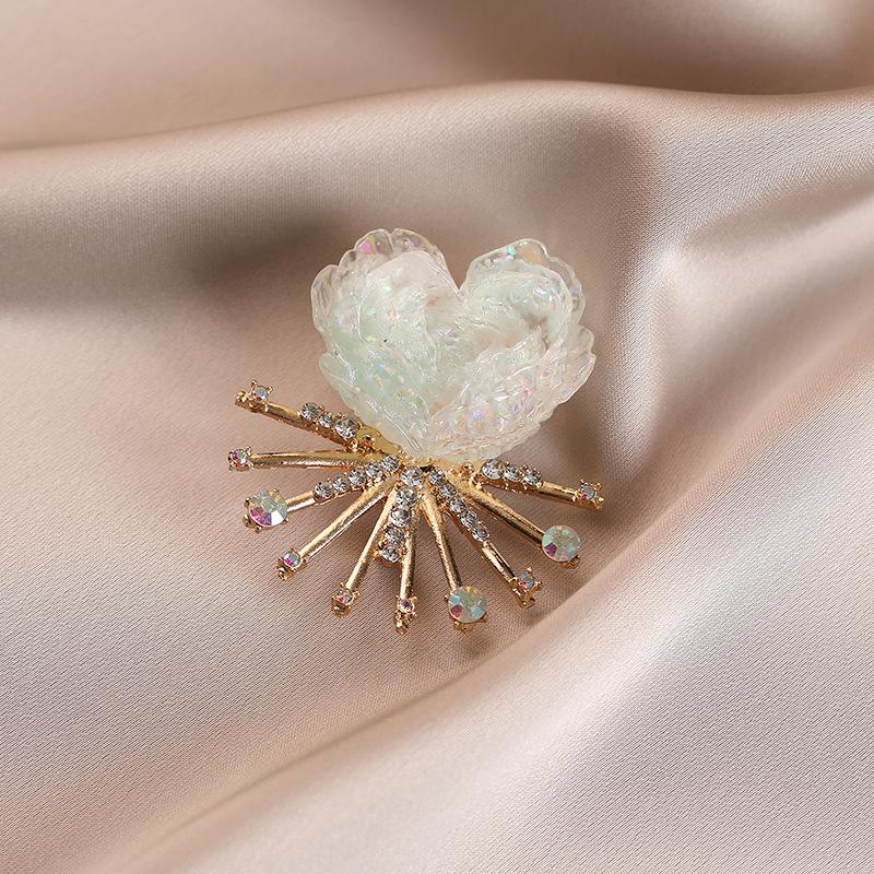 

[LA]1Pc Creative Heart Shaped Flower Pins Sweet Peony Flower Brooches For Women Fresh Plant Coat Suit Jewelry Accessories Gifts