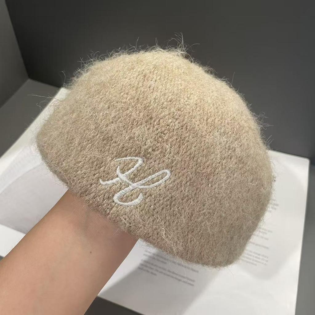 Autumn and Winter New English Letter Beret Hat for Women Casual Warm Woolen Hat with Temperament and Face Little Painter Hat