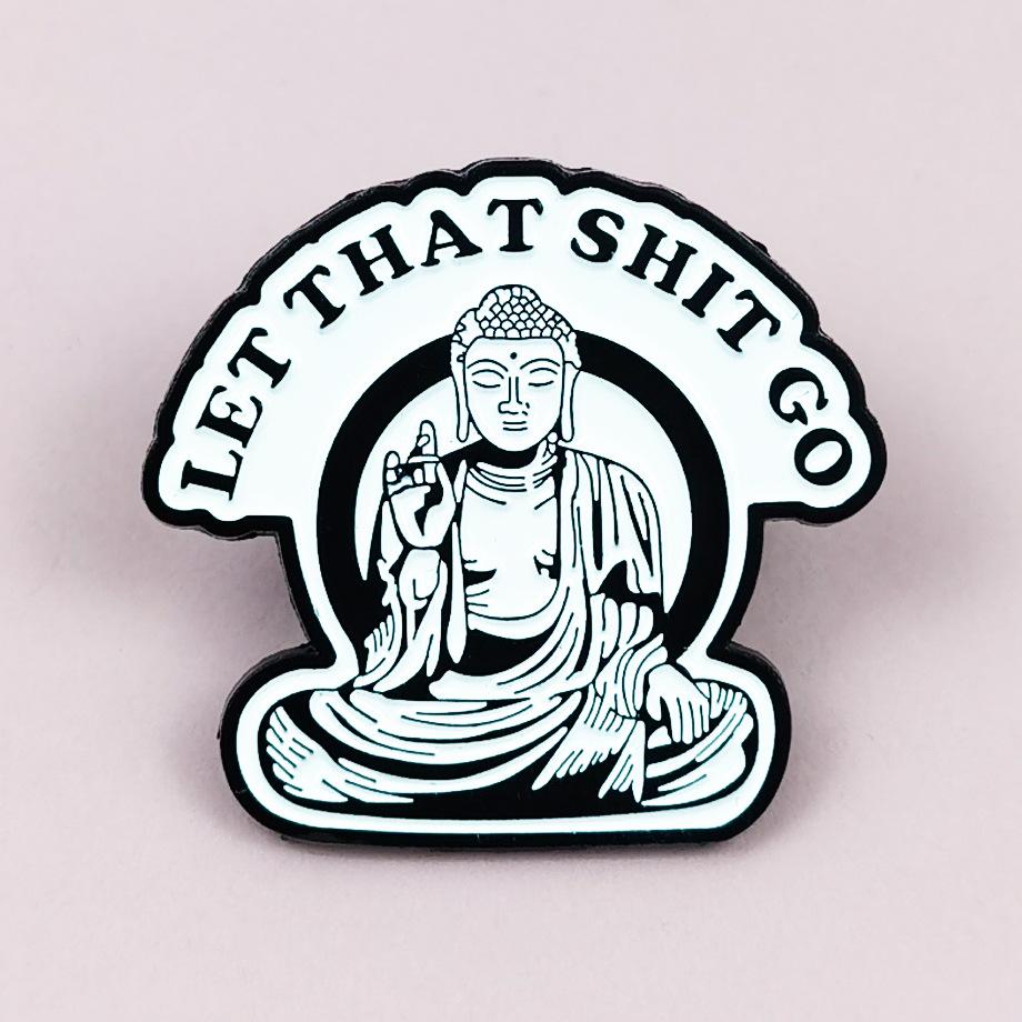 Personalisierte Buddha-Brosche: Meditationslegierung mit Tropföl und englischem Buchstaben für Modeaccessoires oder Rucksackabzeichen.