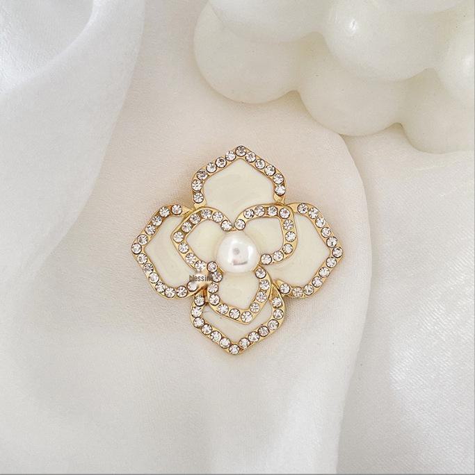 High-End Pearl & Rhinestone Butterfly Brooch for Women's Fashion Suits and Scarves