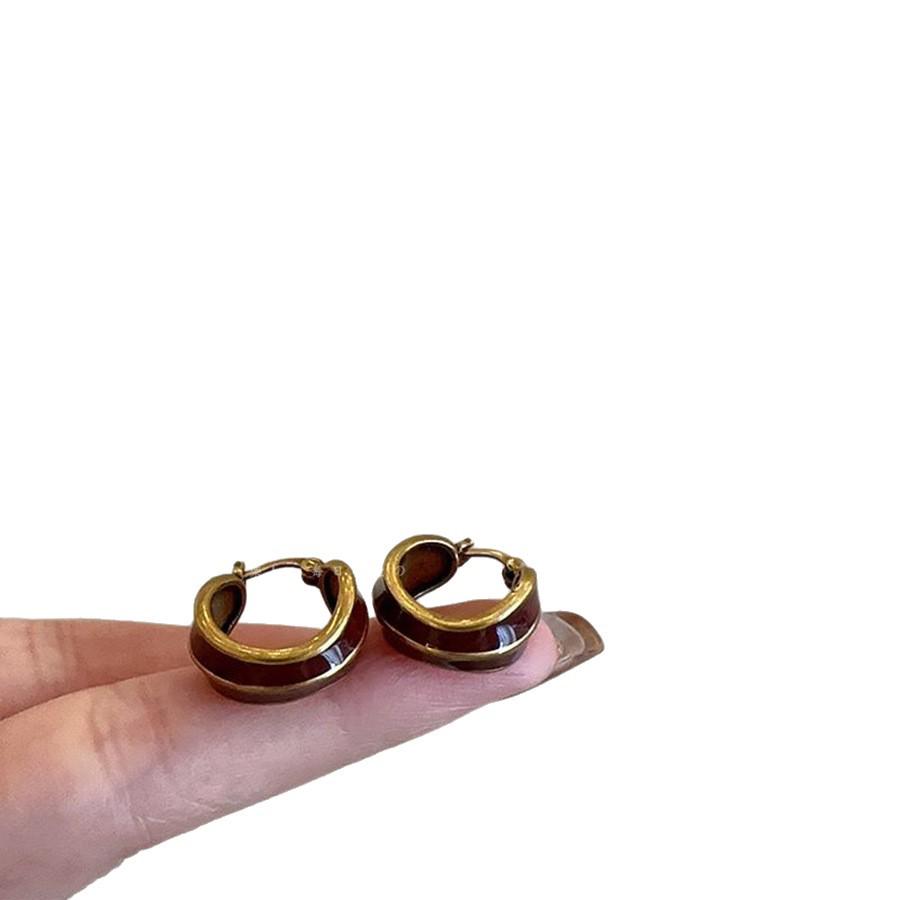 Elegant Retro Oil-Drip Round Ear Cuff Earrings - Stylish and Versatile for a High-End Look