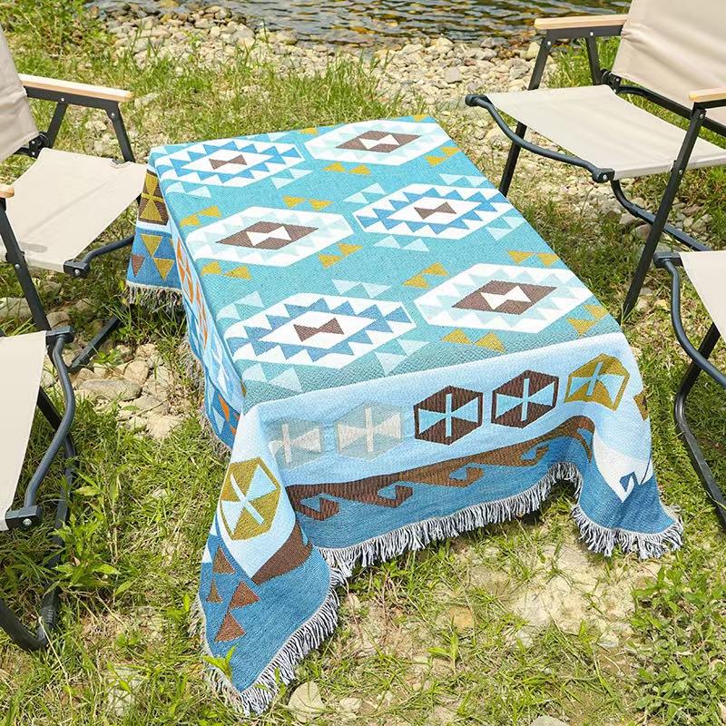Factory Custom Vintage Portrait Cartoon Anime Tapestry Jacquard Cotton Polyester Woven Throw Blanket Four Seasons Anti-Pilling 130*160cm