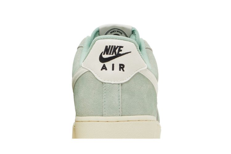 Men's Sneakers Nike Air Force 1 Low '07 LV8 Certified Fresh Enamel Green