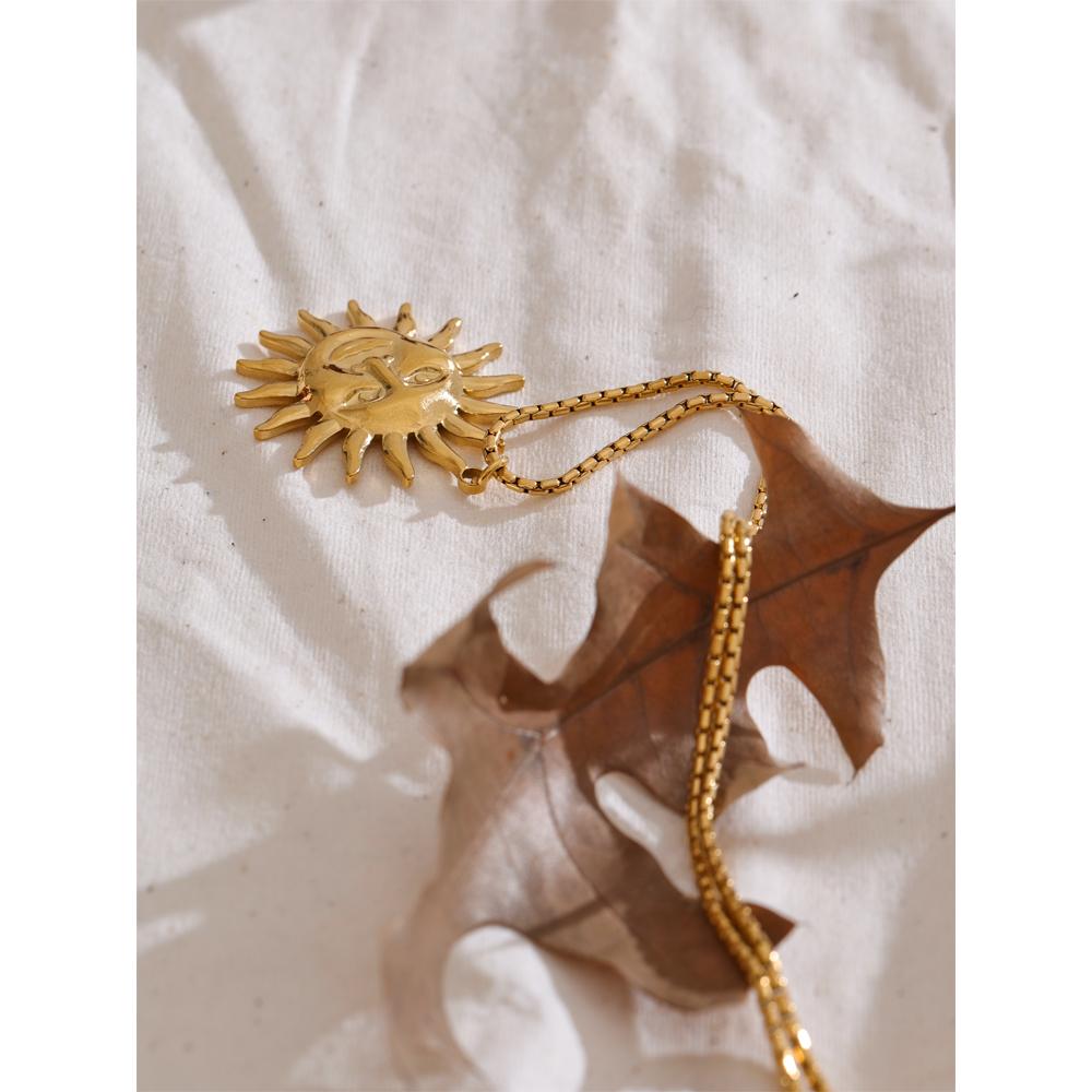 Yhpup Hot Style 18K Gold Color PVD Sun Face Pendant Necklace Waterproof Stainless Steel Arrivals Popular Jewelry Wholesale