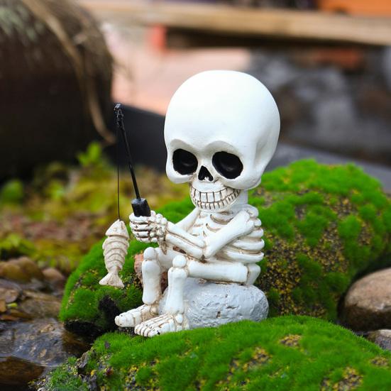Shaking Head Fishing Skull Resin Mini Skeleton Fisher Sculpture Halloween Gothic Decor Garden Pond Fountain Decor