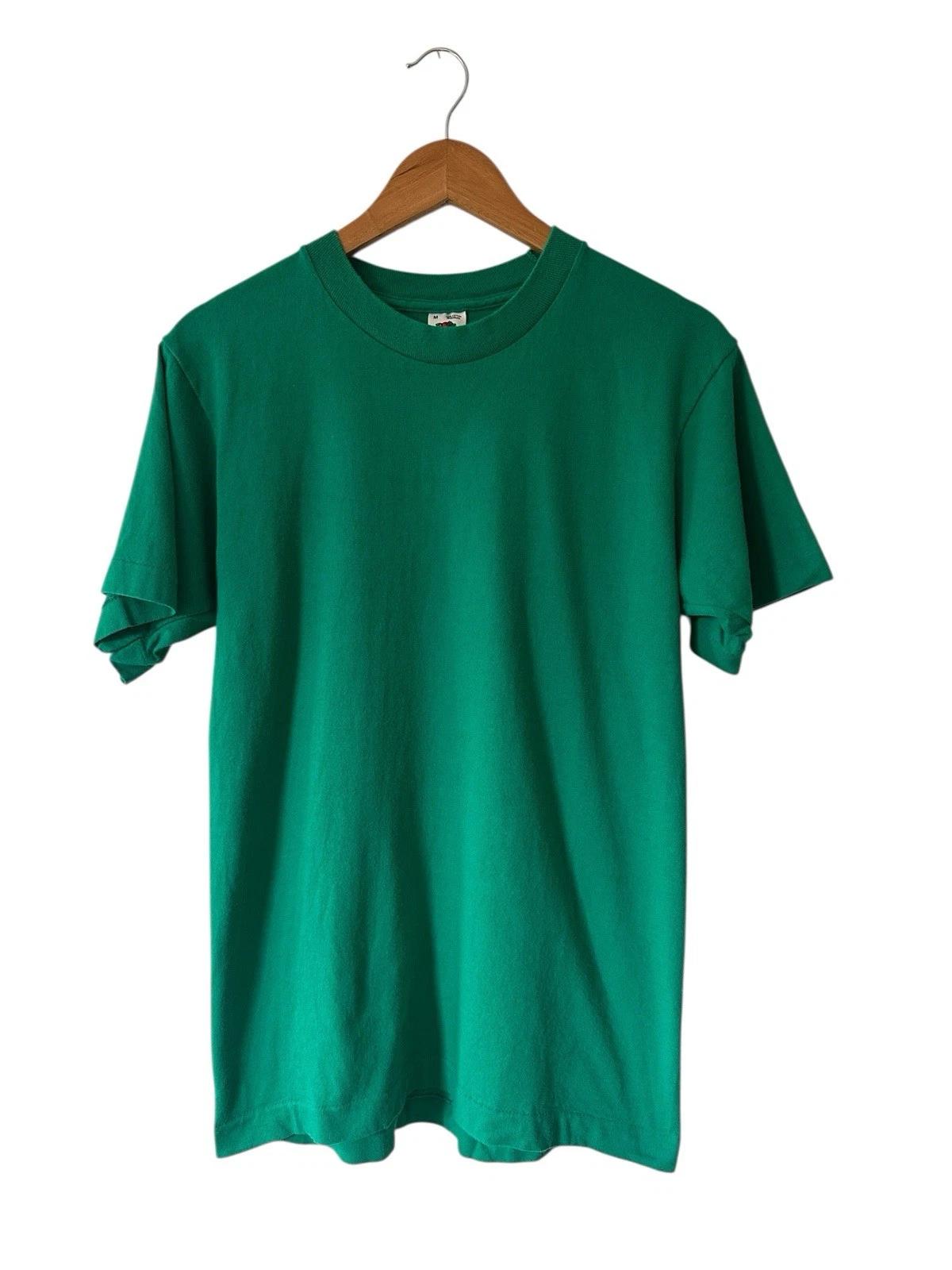

Vintage Fruit Of The Loom Blank Green T Shirt Men’s Small USA Single Stitch L