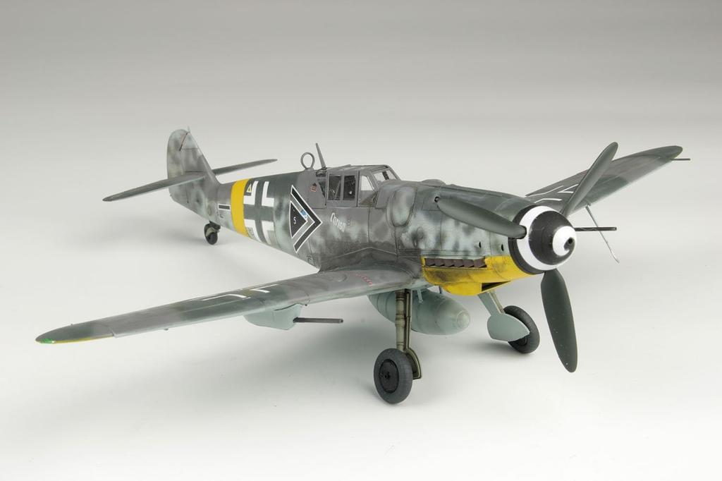 Platz 1/48 WWII German Messerschmitt Bf-109 G-6 52nd Fighter Wing Plastic Model Kit AE-33