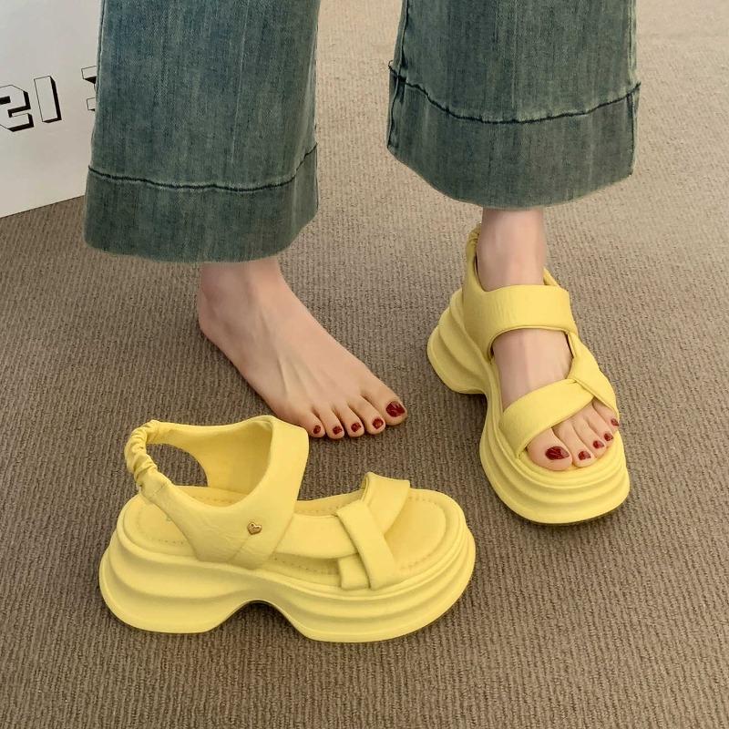 New Height-increasing Beach Shoes for Women with Thick-soled Sponge Sandals