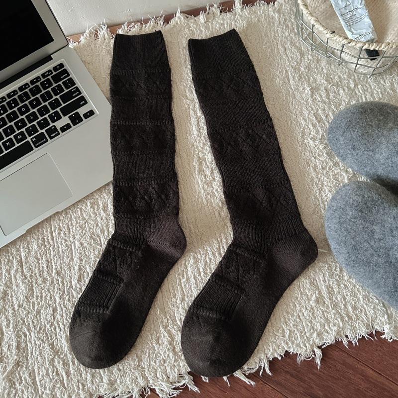 

Женские осенне-зимние новые простые однотонные вязаные носки с ромбовидным узором из телячьей шерсти 1 pair кофейный