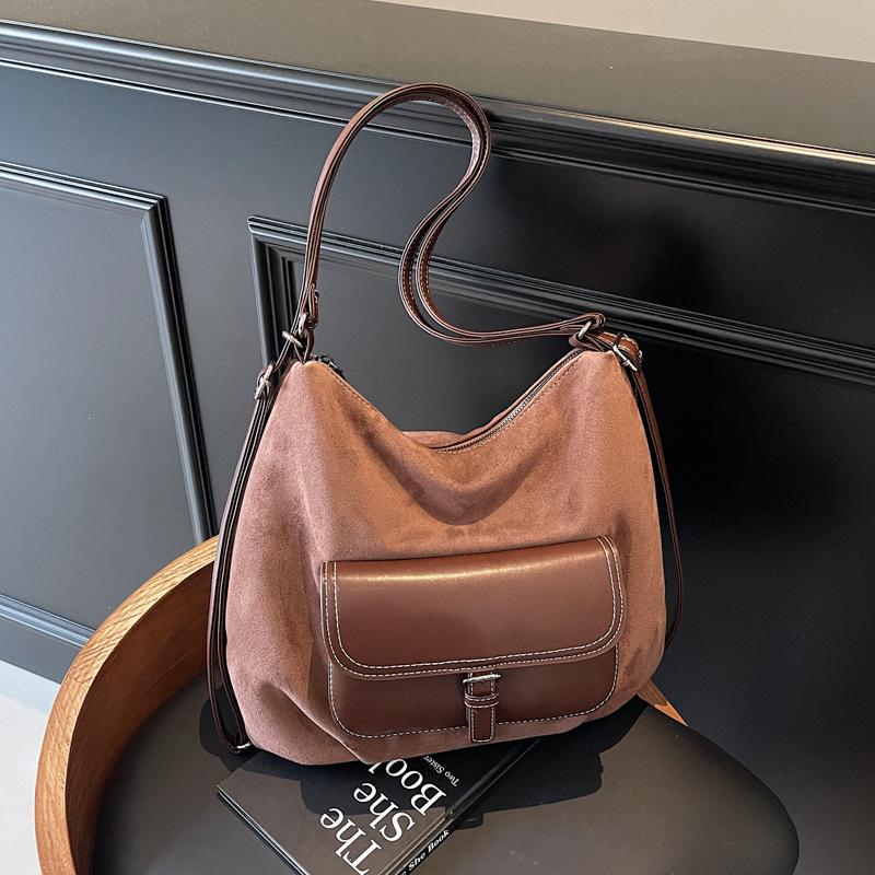 

Сумка через плечо Женская универсальная сумка класса Большая вместимость Сумка на плечо Рюкзак для поездок на работу Женская мода темно-коричневого