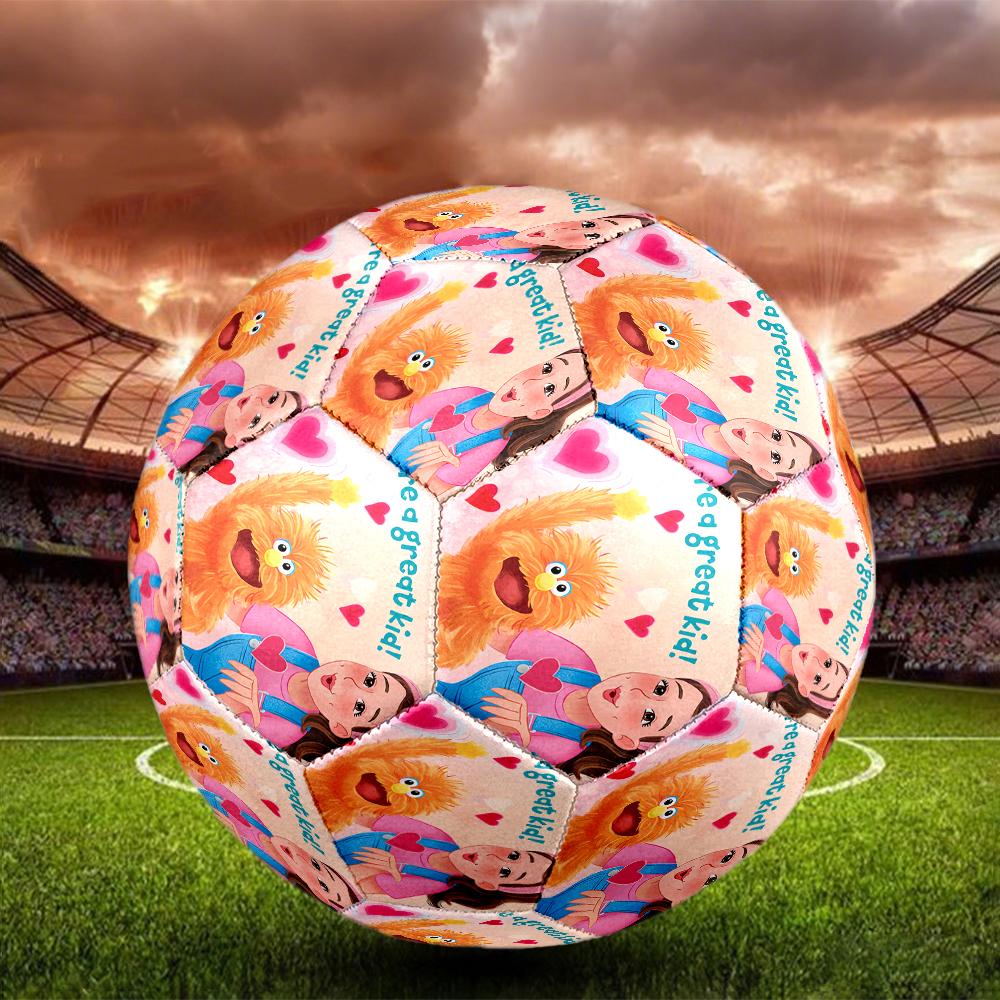 Di Più. Pallone da Calcio Tema Rachel Taglia 5, Adatto Sia per Partite Indoor che Outdoor, un Regalo Adatto a Tutti.