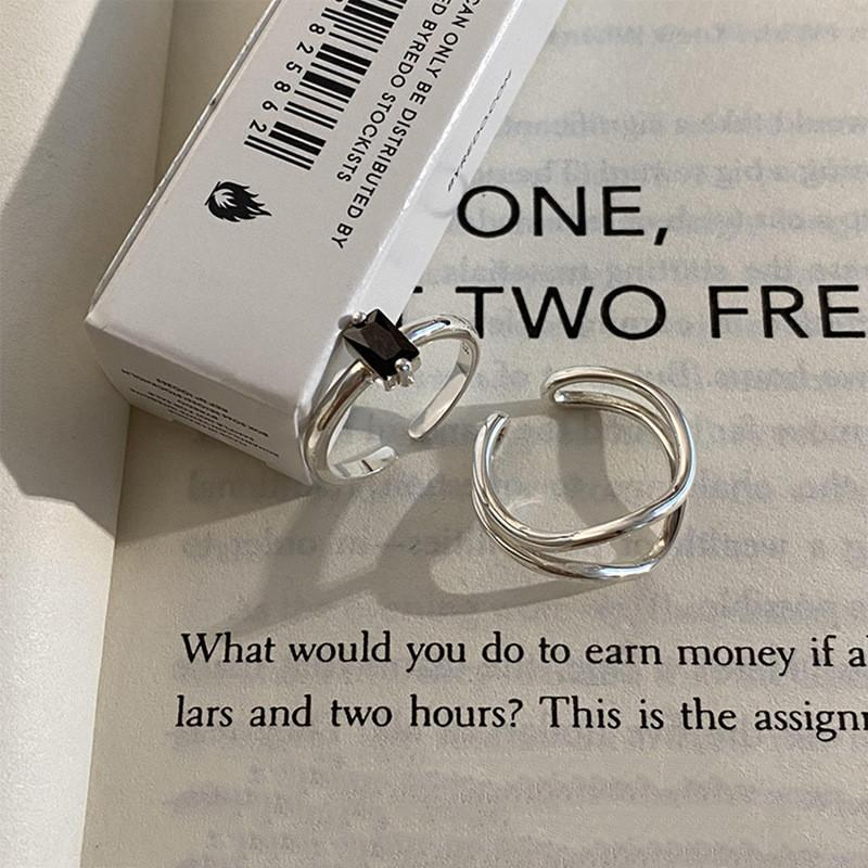 Trendy Black Zircon Wave Ring For Women Stylish Adjustable Copper Geometric Design