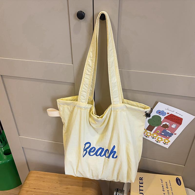 Tasche Damen Alphabet Bedruckte Nylon Schultertasche Lässig Vielseitig Tragbar Kordelzug Große Kapazität Tragetasche