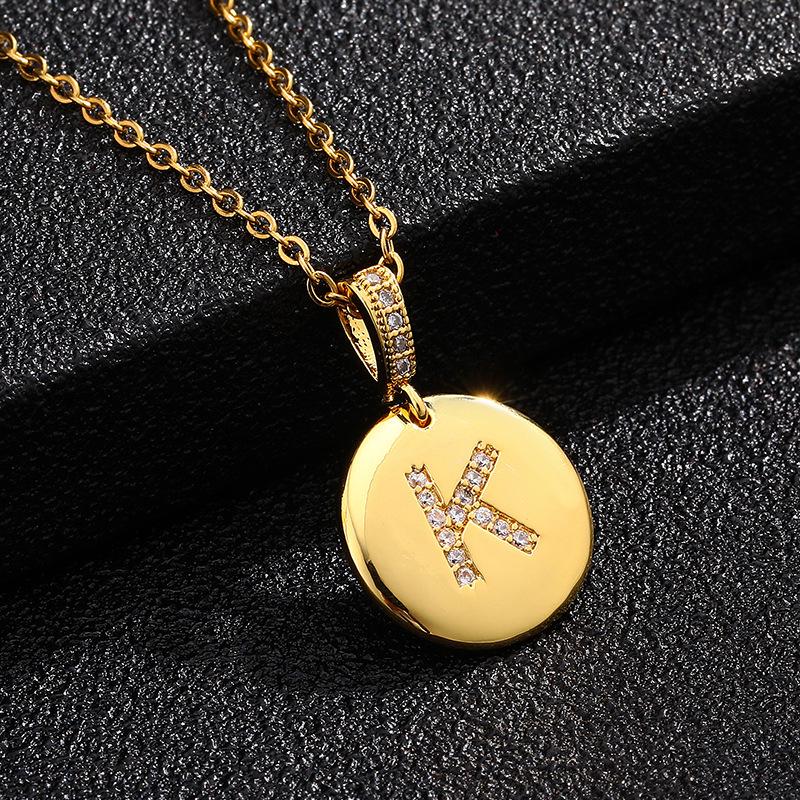 Colar Pingente Letra Inglesa de Luxo com Incrustação de Zircônia - Elegante Corrente Suéter de Moda Europeia e Americana para Mulheres