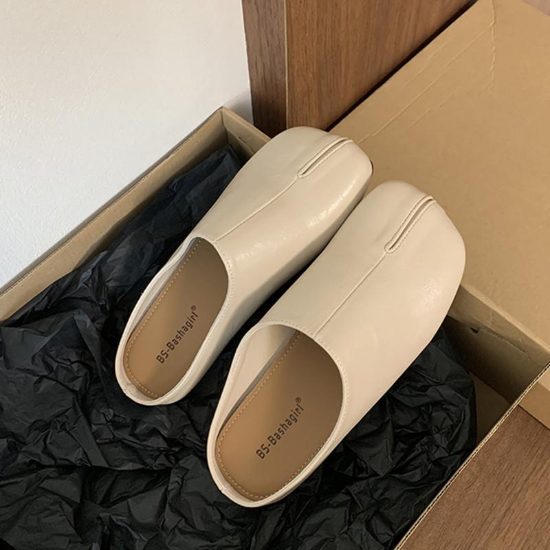 Fashion Bailamos Women Tabi Shoes Design Flats Women Sandals Cover Toe Slippers Soft Leather Flat Slippers Outdoor Slides Zapatos Mujer