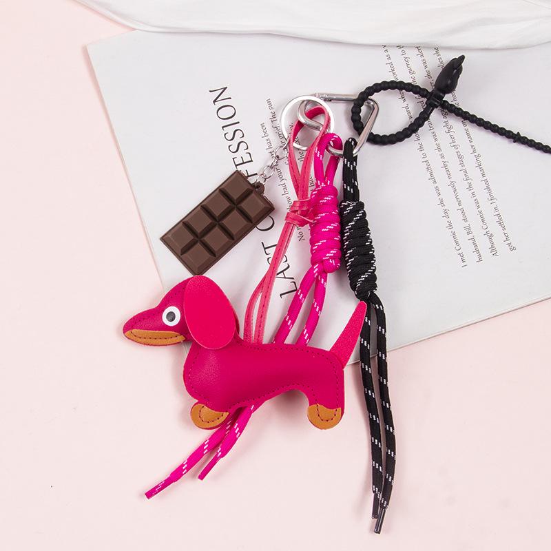 Colgante de Cuerda Tejida Dachshund y Amuleto de Cuero para Teléfono/Bolso