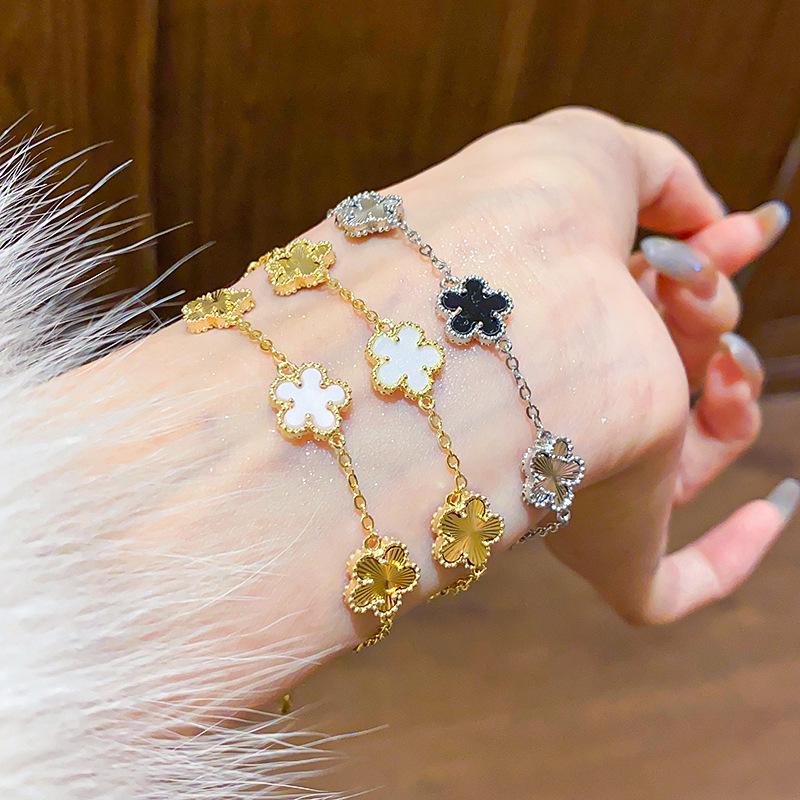 Korean Style Gold-Plated Five-Petal Flower Bracelet - Exquisite, Fashionable, Gentle, Light Luxury Jewelry