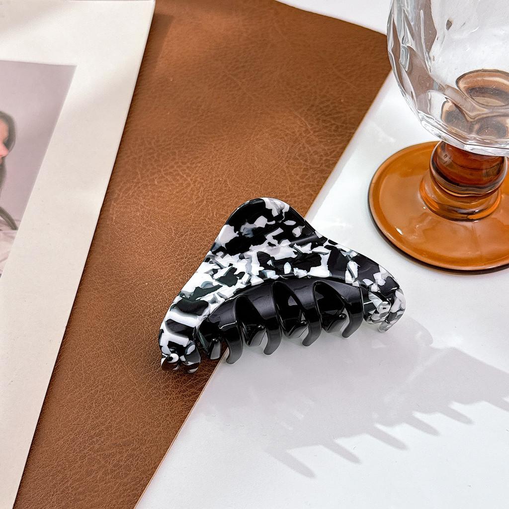 Fashionable Acetate Hair Claw With Geometric Lines Beautiful Hair Clip For Women