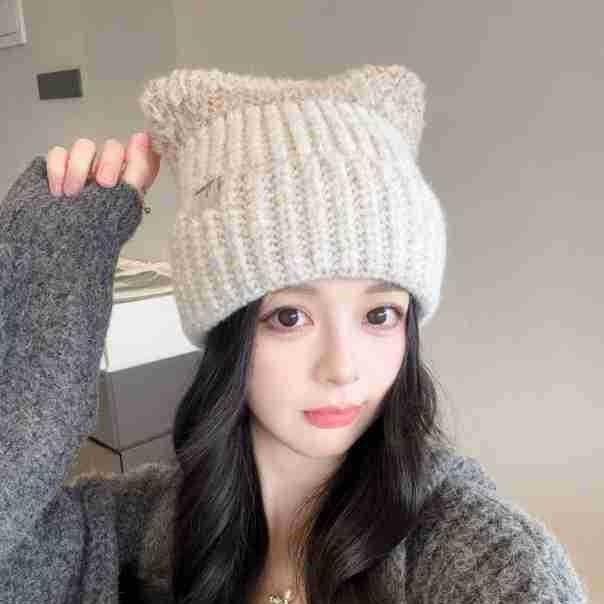 2025 Season Cute Cat Ears Plush Knitted Hat Women's Cold and Warm Ear Protection Hat Shows Small Face