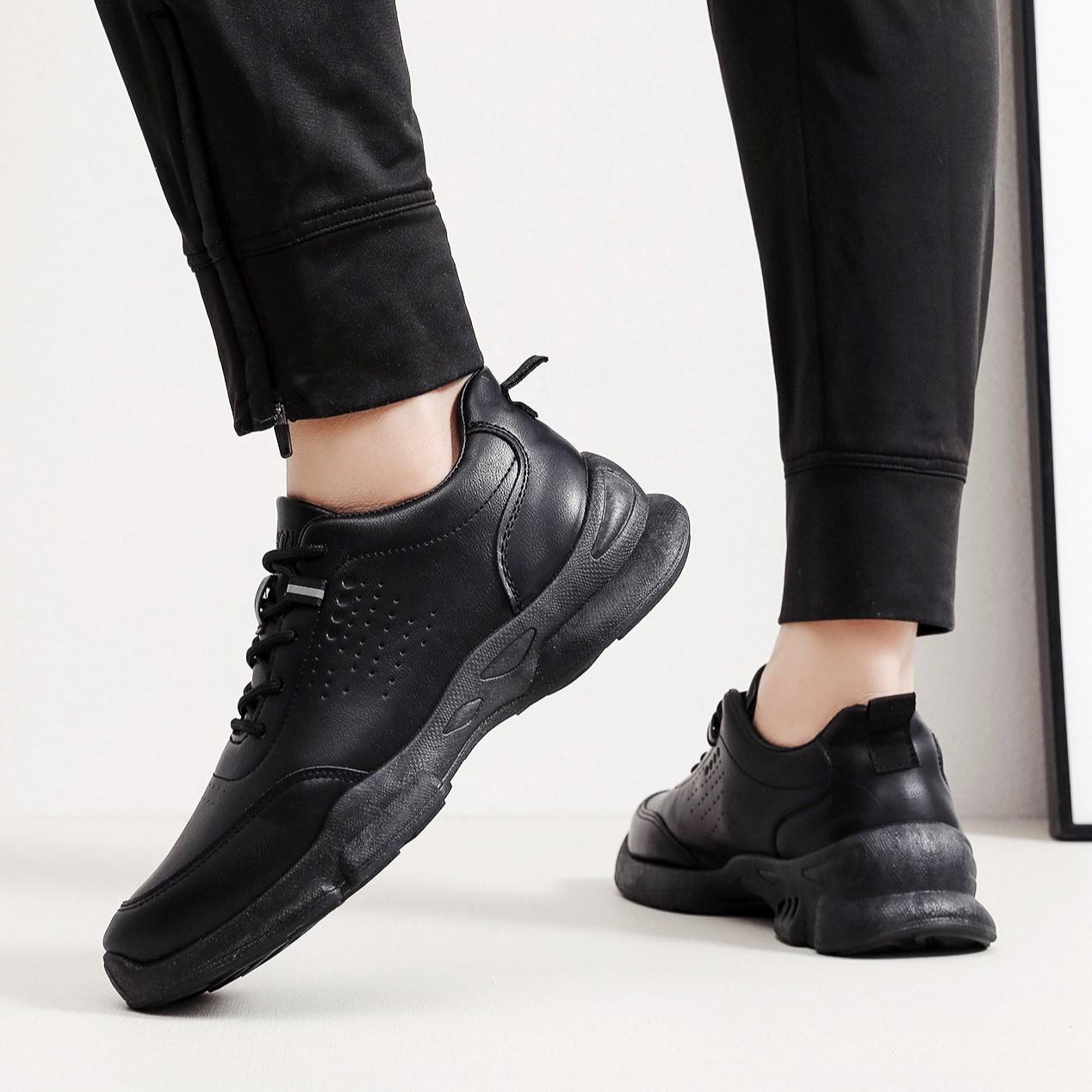 

Casual leather shoes men s 2025 spring new comfortable breathable walking shoes soft sole soft surface business solid color men s shoes 39