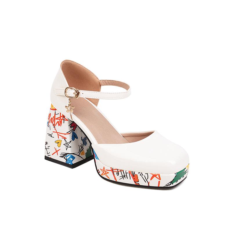 

Plus Size Glossy Patent Leather Patchwork Graffiti Microfiber Upper Square Toe Ultra-High Thick Heel Hollowed Novelty Sandals 34 білий