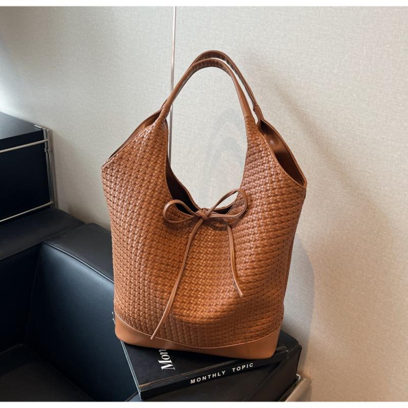 Large-capacity commuter bag women's summer new versatile shoulder shopping bag is now popular tote bag