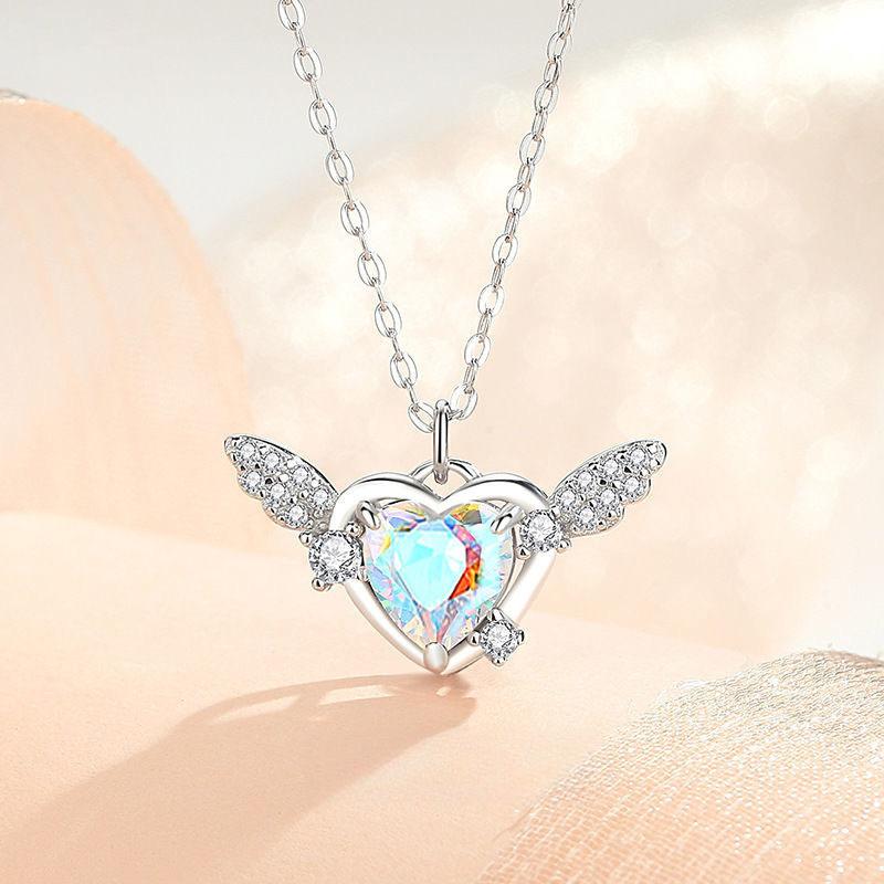Collier Cupidon Love God pour femme en été, design de niche, chaîne de clavicule en zircon coloré, ailes d'ange d'amour, style doux et cool