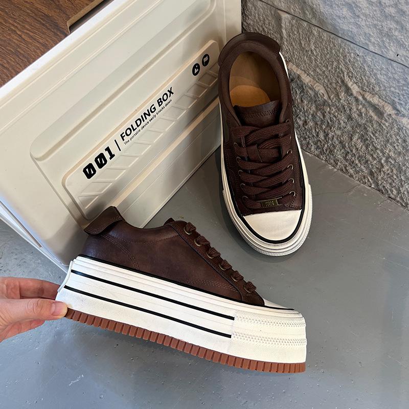 

Кожаные маленькие белые туфли женские 2025 осень новые на толстой подошве маффин с увеличением высоты повседневные универсальные кеды ретро женская обувь тренд 40